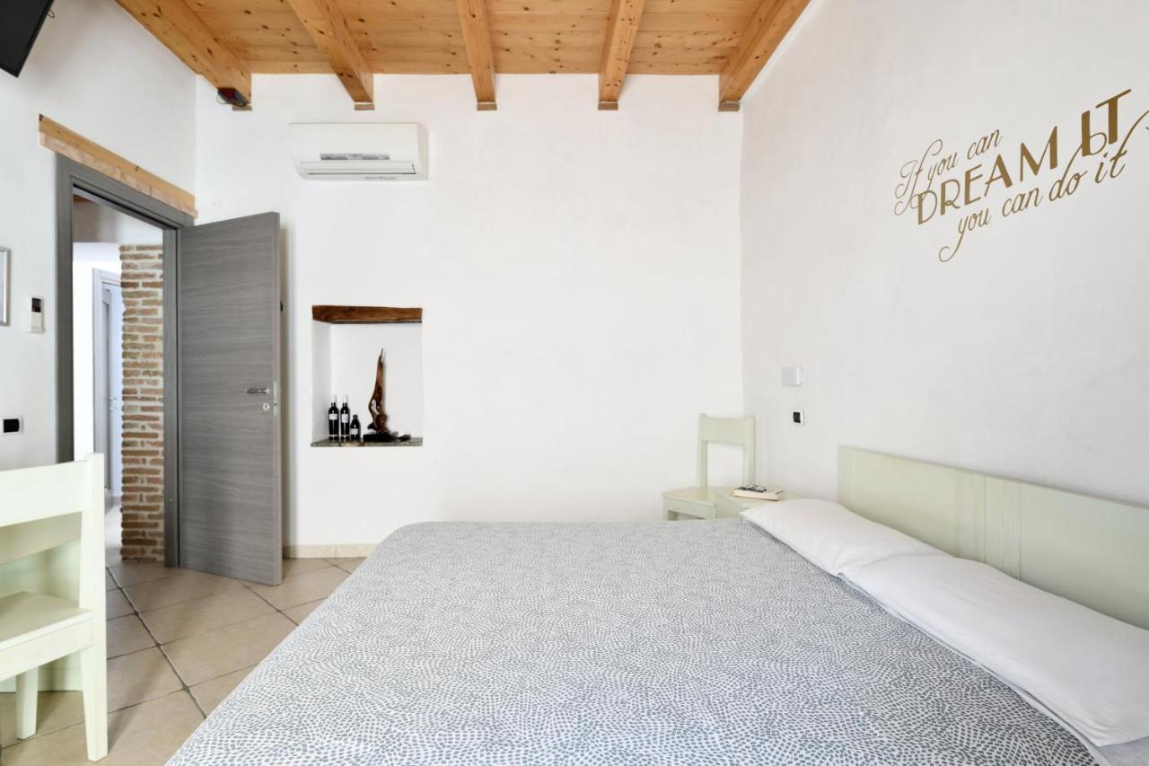 Al Vicoletto - Genuine Hospitality Bed & Breakfast Tortolì Екстериор снимка