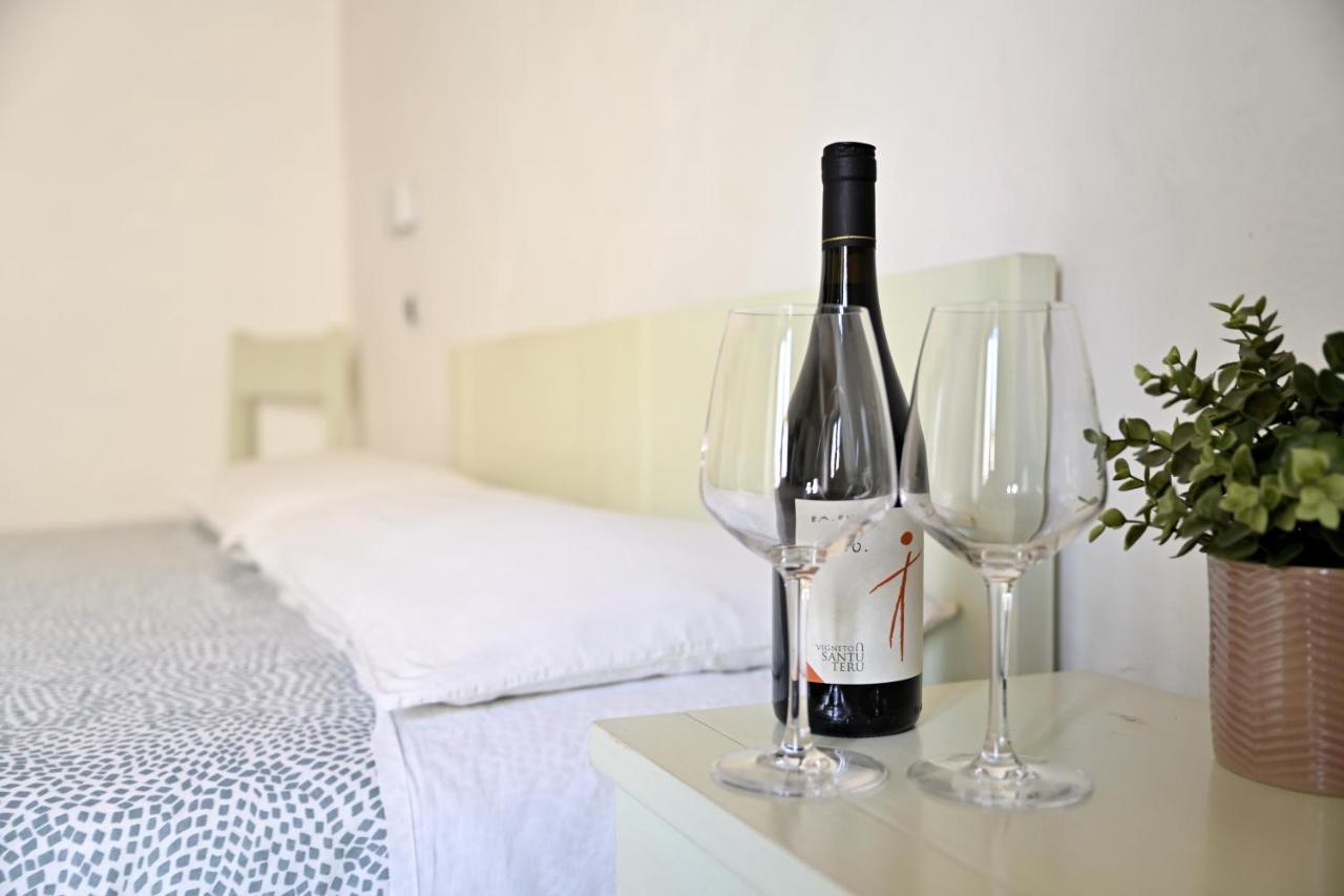 Al Vicoletto - Genuine Hospitality Bed & Breakfast Tortolì Екстериор снимка